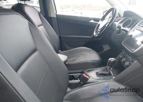 2019 Volkswagen Tiguan 2.0T Se/2.0T Sel/2.0T Sel R-Line/2.0T Sel R-Line Black z USA, uszkodzony, nr VIN 3VV3B7AX1KM068871